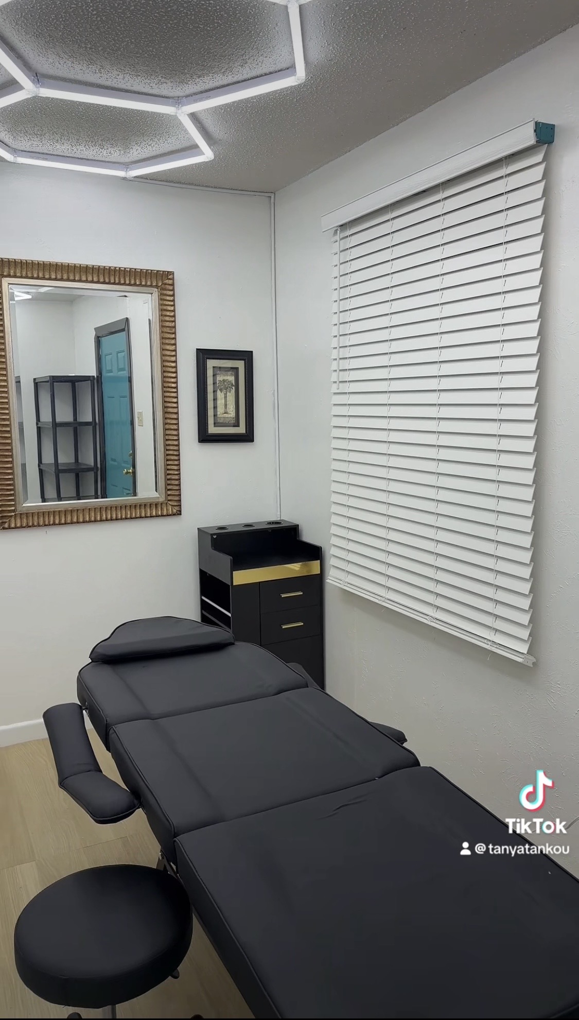 Private professional beauty room available for rent at Big Boss Bundles